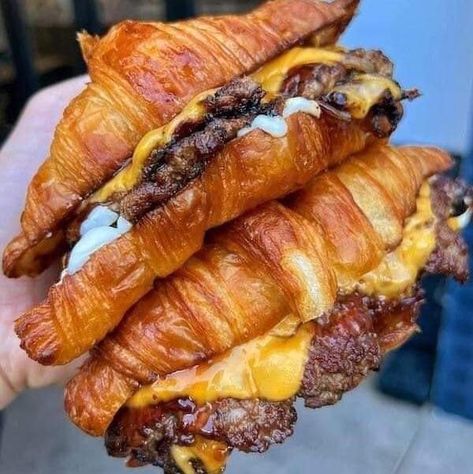 Croissant Sandwich, Food Babe, Delicacy Food, Food Therapy, Yummy Comfort Food, Food Recepie, Interesting Food, Food Videos Cooking, Food Obsession