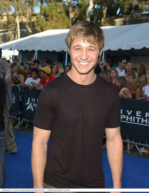 Ben Mckenzie Ryan The Oc, Kevin Dias, Early 2000s Men, Ben Mackenzie, Benjamin Mckenzie, Ryan Atwood, 2000s Men, Oc California, Seth Cohen