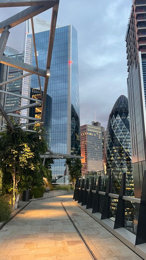 London Rooftop Aesthetic, Stolen Pics, London Rooftop, Sunset Rooftop, London Rooftops, Aesthetic London, Top Film, London Aesthetic, London Skyline