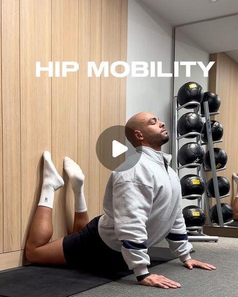 Banded Hip Exercises, Hip Mobility Exercises For Beginners, Hip Exercises For Men, Stretching Exercises For Men, Back Mobility Exercises, Mobility Stretches, Mobility Workout, Hip Mobility Exercises, Mobility Training