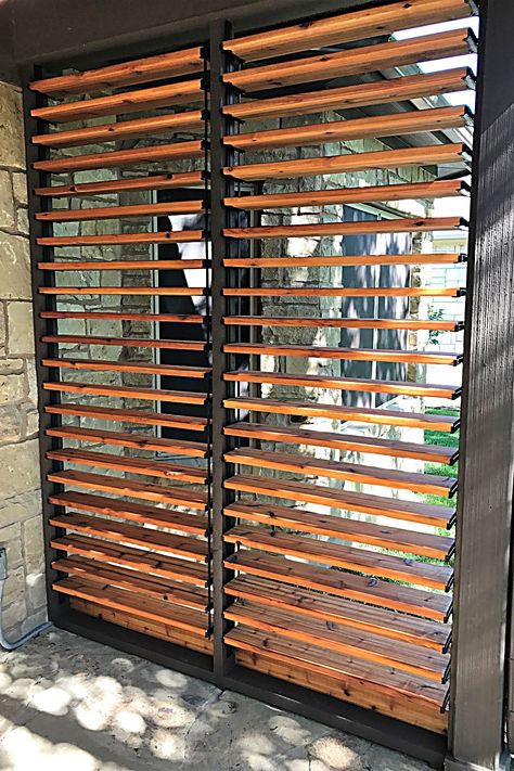 Outdoor Privacy Screens - Ever feel like you're wasting your time looking? Click to get what you desire from one of the worlds largest online retailer! Act IMMEDIATELY! Louvered Fence, Privacy Wall Outdoor, Board On Board Fence, Luxury Balcony, Diy Privacy Screen, Privacy Fence Panels, Patio Privacy Screen, Deck Privacy, Privacy Wall