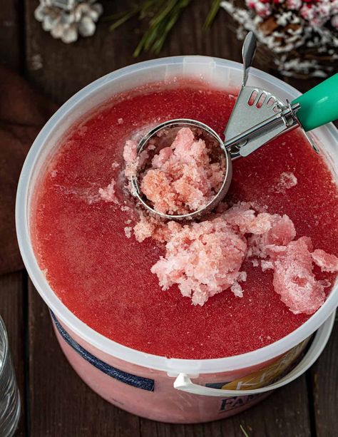 Christmas Slush Mocktail is a refreshing and festive beverage that can be enjoyed by all ages. It's made with a mixture of cranberry juice, orange juice, and lemonade concentrate, which is then frozen and served topped with cherry lemon-lime soda. Christmas Slush, Alcoholic Slush, Slush Punch, Christmas Eve Food, Xmas Appetizers, Vodka Slush, Holiday Dinner Ideas, Boy Hair Cuts, Christmas Cookies And Treats