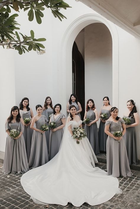 White And Grey Wedding Theme, Grey Dress Outfit Wedding, Gray Themed Wedding, Bridesmaid Gown Elegant, Satin Gown Bridesmaid, Wedding Gown 2023, Gray Wedding Theme, Wedding White Gown, Wedding Entourage Gowns