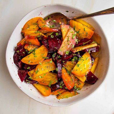 Whole Roasted Beets with Vinaigrette Balsamic Beets, Citrus Salad Recipes, Grilled Beets, Cooking With Ginger, Grilled Potato Salad, Holiday Recipies, Macro Counting, Beet Salad Recipes, Roasted Beet Salad