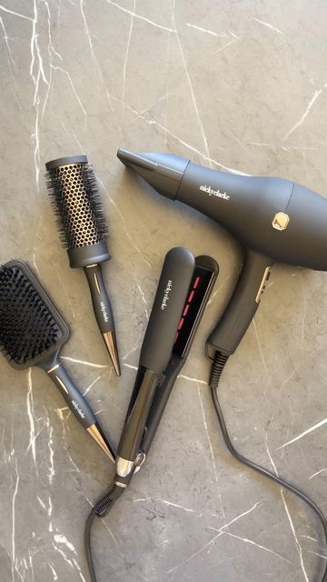 Doing Hair Aesthetic, Hair Tools Aesthetic, Hair Care Aesthetic, Hair Equipment, Hair Salon Pictures, Hair Saloon, Hair Salon Equipment, Blowdry Styles, Hair Salon Tools