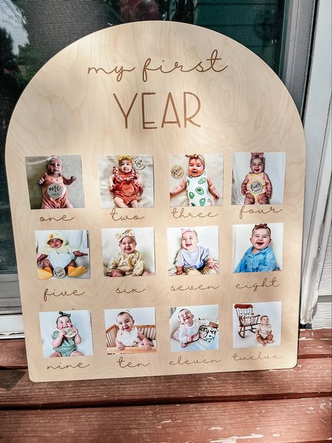 Event Board Ideas, First Birthday Sign Ideas, Diy 1 Year Birthday Decor, One Year Picture Board, Diy First Year Photo Display, 12 Months Photo Display Birthday Ideas, 1st Birthday Photo Board, Primer Cumpleaños Ideas, First Birthday Photo Display Ideas