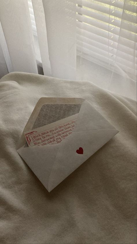 Romantic Letter Aesthetic, Text Screenshots Aesthetic, Heart Letter Aesthetic, Valentine’s Letter, Present Astethic, Envelope Love Letter, Romantic Gifts Aesthetic, Love Letter From Boyfriend, Opening Presents Aesthetic