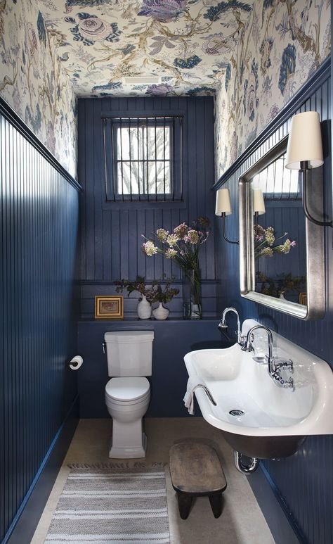 Seattle Interior Design, Small Downstairs Toilet, Toilet Room Decor, Downstairs Toilet, Bad Inspiration, Downstairs Bathroom, Bath Remodel, Blue Walls, Beautiful Bathrooms