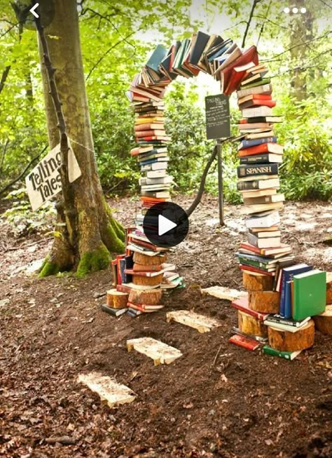 Book Arch, Garden Rustic, Garden Decor Diy, Book Festival, Vintage Garden Decor, Garden Decor Ideas, Rustic Garden Decor, Festival Design, Library Ideas