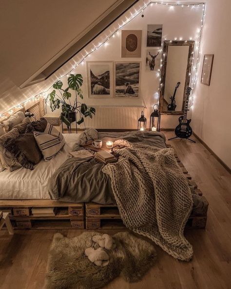 Dope Rooms, London Room, Decorated Room, Singer Dr, Western Bedroom Decor, Dream Bedroom Inspiration, Apartment Stuff, Decor Ideas Bedroom, Cabin House