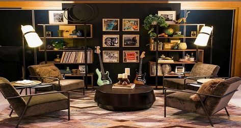 The Listening Room Vinyl Record Room, Music Room Design, Home Music Rooms, Music Corner, Vinyl Room, Record Room, Guitar Room, Guitar Wall, Listening Room