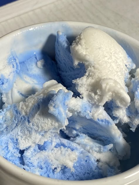 White Aesthetic Pics, Blue Wonyoungism, Blue White Aesthetic, Frozen Aesthetic, Ice Aesthetic, Blue Aesthetics, Blue Core, Blue Desserts, Blue Cookies