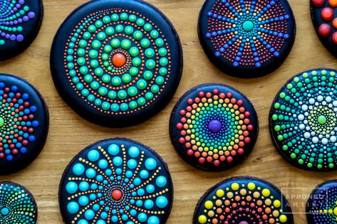 mandalas set Dot Art Painting Rocks, Painted Rocks Ideas Mandala, Rock Painting With Dots, Mandala Rocks Pattern, Dot Art Rock Painting, Painted Rocks With Dots, Dotted Rock Painting, Mandela Rocks Painting, Stone Painting Mandala