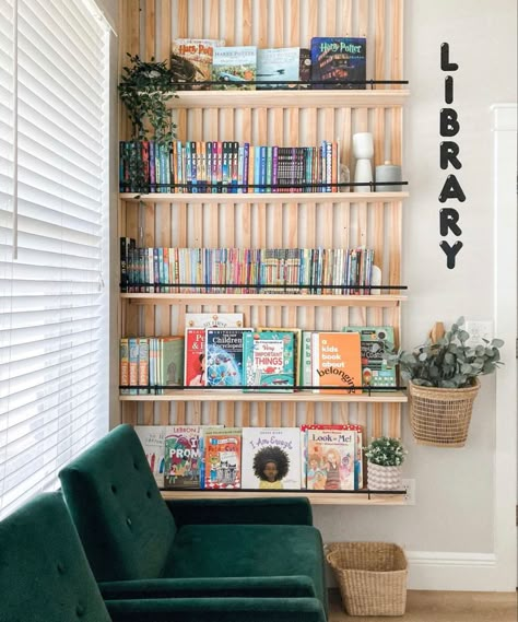 Diy Slat Wall, Homeschool Room, Wall Bookshelves, Slat Wall, Diy Shelves, Home Library, Book Shelf, Play Room, Boys Room