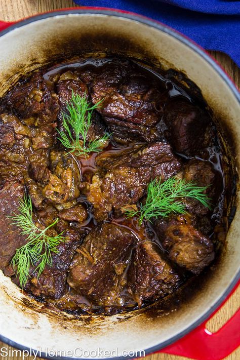 braised-beef-13 What To Make With Beef, Dutch Oven Meals, Braised Beef Recipes, Beef Chunks, Braised Steak, Braising Recipes, Oven Meals, Ground Beef And Potatoes, Moo Cow