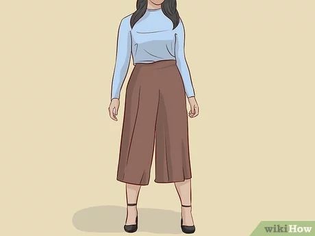 Easy Ways to Wear Culottes when You're Petite: 7 Steps Tight Skirt Outfit Casual, Culottes Outfit Casual, Trousers Outfit Winter, How To Wear Culottes, How To Style Culottes, Petite Celebrities, Culottes Outfit, Form Fitting Tops, Trouser Outfit