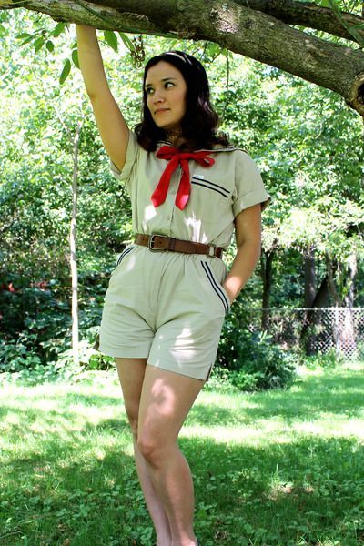 Camp Counsler Outfit, Summer Camp Costume, Vintage Camping Outfit, Camp Theme Outfit, Camp Counselor Costume, 80s Camp Counselor, Camp Counselor Aesthetic Outfits, Camp Calloway, Summer Camp Aesthetic Outfits