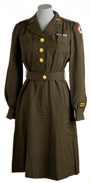 Army Nurse Corps officer Wwii Women Uniform, Officer Uniform, Wwii Women, 1940s Fashion Women, Army Dress, Wwii Uniforms, Army Nurse, Vintage Nurse, Military Nurses