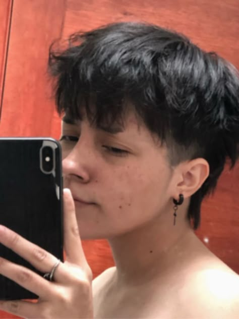 Haircut Wolf, Ftm Haircuts, Haircut Guide, Haircut 2024, Androgynous Hair, Mullet Haircut, Haircut Style, Mens Haircut, Oblong Face