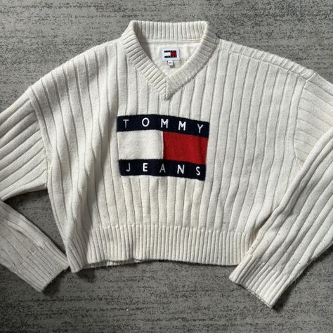 Tommy Hilfiger knit sweater 
Size XS 
originally $130 - Depop Tommy Hilfiger Outfits Women, Tommy Hilfiger Outfits, Hilfiger Outfits, Sweaters Outfit, Knit Sweater Outfit, Tommy Hilfiger Hoodie, Tommy Hilfiger Sweatshirt, Mens Sweater, Casual Sweater