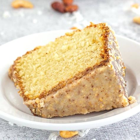 Crunchy Top Pound Cake Recipe, Cornflake Candy, Southern Dessert Recipes, Louisiana Crunch Cake, Crunch Cake Recipe, Southern Pound Cake, Ooey Gooey Butter Cake, Fresh Fruit Tart, Whiskey Cake