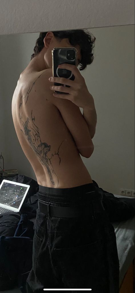 Waist Tattoos Men, Muscles And Tattoos, Men Torso, Cute Emo Guys, Waist Tattoos, Shirtless Guys, Torso Tattoos, Tattoo Aesthetic, Tattoos Men