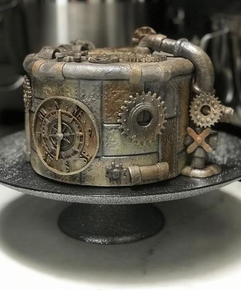 Steampunk Cake Birthday, Steam Punk Cake, Steampunk Cake Ideas, Steampunk Party Food, Steampunk Party Ideas, Surreal Food, Steampunk Party Decorations, Steampunk Cakes, Steampunk Wedding Cake