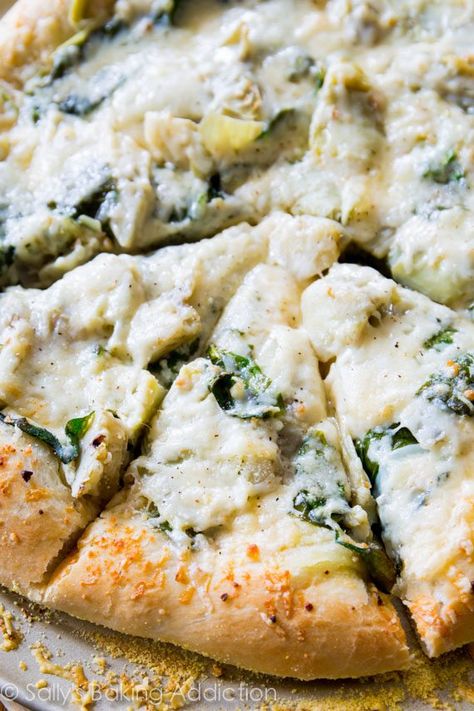 White Cheese Pizza Recipe, Chicken Pesto Pizza, Cheese Pizza Recipe, Artichoke Pizza, White Pizza Recipes, Homemade Pizza Crust, Roasted Garlic Chicken, Pesto Pizza, White Pizza