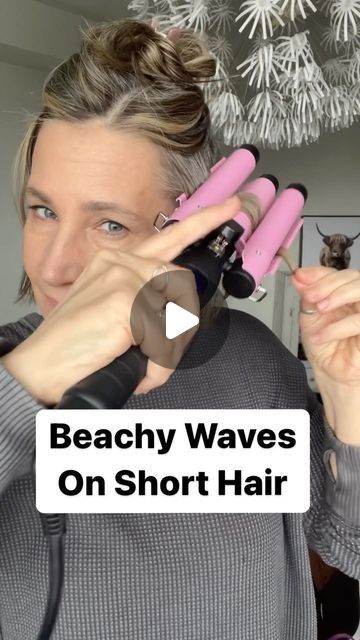 Crimp Short Hair Bobs, Chin Length Beach Waves, Hair Waver Styles Short, Beach Waves On Bob Hair, Curling Iron For Short Hair Bobs, Lindsay Hignett Hair, Beachy Curls Short Hair, Tips For Crimping Hair, Bob Crimped Hair