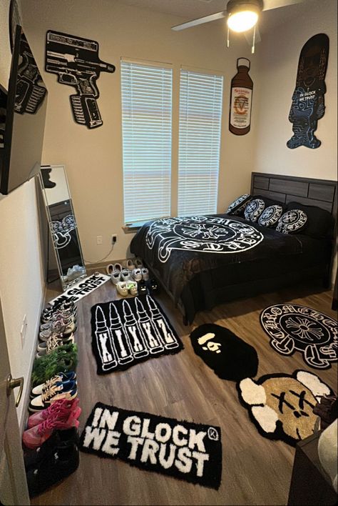 Chill House Aesthetic, Room For Men Ideas, Murakami Bedroom, Room Ideas White Aesthetic, Big Room Layout, Bape Bedroom, Men’s Dorm Room Ideas, Room Ideas Teen Boy, Room Ideas Street Style