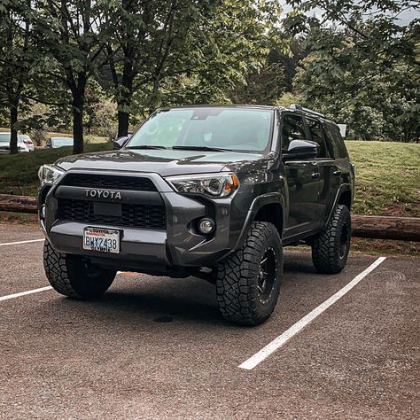 Toyota Forerunner Black, Jacked Up 4runner, Four Runner Toyota Lifted, 4runner Trd Pro Mods, 2023 Toyota 4runner Trd Pro, Modified 4runner, 4runner Blacked Out, 4 Runner Toyota Aesthetic, Lifted Four Runner