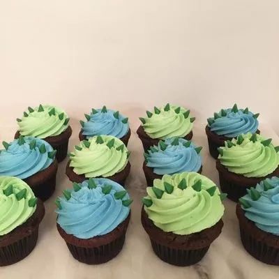 Gateau Baby Shower Garcon, Theme Bapteme, Dinosaur Birthday Theme, Parade Ideas, Dinosaur Cupcakes, Dinosaur Birthday Party Decorations, Dino Cake, Dinosaur Birthday Cakes, Fest Temaer