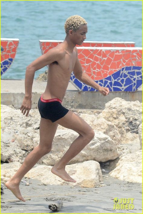 Jaiden Smith, Will Smith And Jada Pinkett, Jayden Smith, Jaden Smith Fashion, Abercrombie Men, Jada Pinkett, Ariana Grande Fans, 21 Birthday