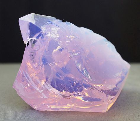 Pretty Crystals, Crystal Vibes, Crystal Aesthetic, Pretty Rocks, Cool Rocks, Angel Aura, Rocks Crystals, Beautiful Rocks, Gems Crystals