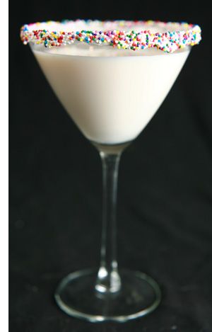 Cake Martini Recipe, Cake Vodka Recipes, Cake Batter Martini, Birthday Cake Vodka, Birthday Cake Martini, Cake Martini, New Cake Ideas, Cake Vodka, White Chocolate Liqueur