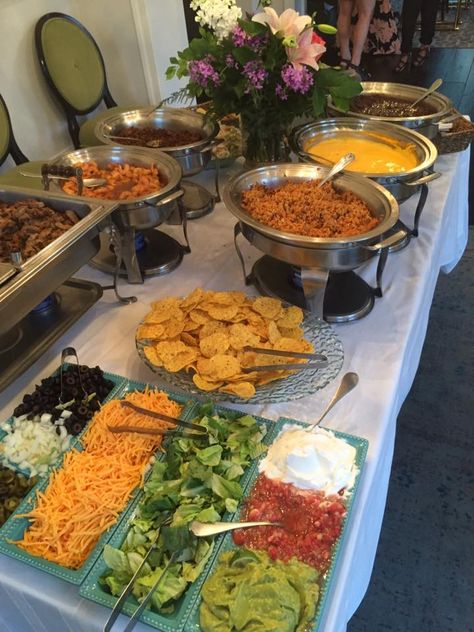 Taco bar. Doritos taco shells, regular hard shells, and soft shell tacos. Tacobar Party, Nachos Bar, Taco Bar Party, Doritos Taco, Party Food Bars, Unicorn Party Food, Nacho Bar, Graduation Party Foods, Taco Shells