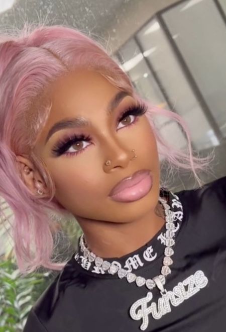 Prom Makeup Looks Pink Dress, Neutral Pink Makeup Looks, Makeup Looks Sweet 16, Silver And Pink Makeup Looks, Prom Makeup Pink And Silver, Glam Birthday Makeup Looks Pink, Natural Makeup With Pink Eyeshadow, Pink Makeup Inspiration, Pink Natural Makeup Black Women