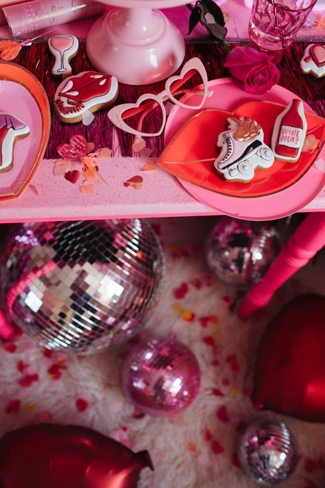 Crazy In Love Party Theme, Glam Valentines Day Decor, Valentines Day Theme Party Ideas, Disco Valentines Party, Kiss Themed Party, Galentines Party Theme, Disco Galentines Party, Galentines Party Ideas Girls Night Aesthetic, Valentines Bachelorette Party