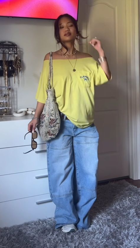 Spring Baggy Outfits, Baggy Summer Fits Women, Calm Aesthetic Outfit, Bigger Chest Outfit, Morena Outfit Ideas, Baggy Clothes Outfit Summer, Simple 90s Outfit, 90s Outfits Summer, Mode Zara