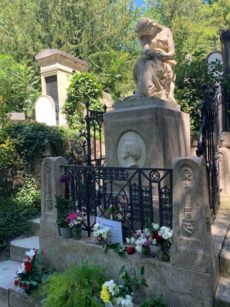 Sam Hain, Père Lachaise Cemetery, Pere Lachaise Cemetery, International Vacation, Frédéric Chopin, Cemetery Headstones, Anywhere But Here, Cemetery Art, Travel History