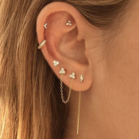 D O S A E S (@mariadosaes) • Fotos y vídeos de Instagram Full Ear Piercings, Constellation Piercings, Cool Ear Piercings, Pretty Ear Piercings, Cute Ear Piercings, Ear Style, Cute Piercings, Ear Piercing, Pretty Earrings