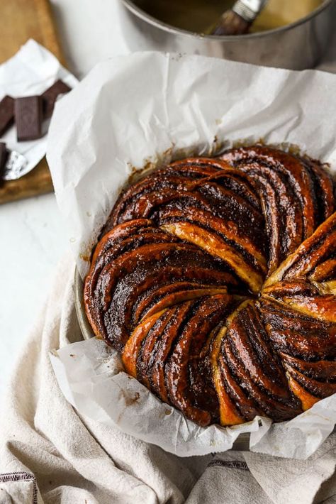 Dark Chocolate Babka Ring - Lion's Bread Babka Cake, Homemade Dark Chocolate, Babka Recipe, Chocolate Babka, Dark Brown Sugar, Braided Bread, Easter Bread, Chocolate Maker, Chocolate Filling