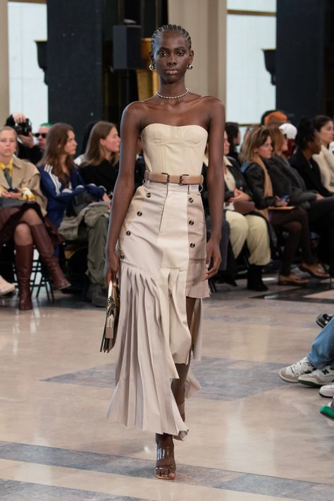 Rokh Spring 2023, Skirt Types, Runway Skirt, Rtw Fashion, Sarah James, Pretty Skirt, James Scott, Fashion Design Ideas, Mon Dressing