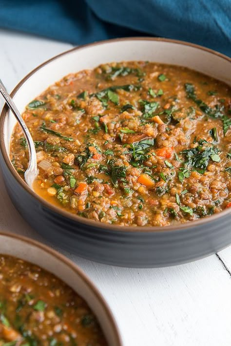 Easy Lentil Soup with Kale and Bacon | Will Cook For Friends Lentil Soup With Kale, Lentil And Bacon Soup, Spinach Soup Healthy, Easy Lentil Soup, Soup With Kale, Vegan Lentil Soup, Bacon Soup, Lentil Soup Recipes, Spinach Soup