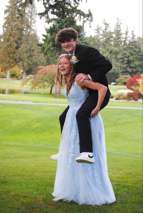 Brother Sister Prom Pictures Sibling Poses, 2023 Prom Pictures, Brother And Sister Prom Pictures, Hoco Date Pictures Kissing, Prom Couple Pics Photo Ideas, Hoco Photoshoot Couples, Brother And Sister Hoco Pics, Boyfriend Girlfriend Prom Pictures, Brother Sister Prom Pictures