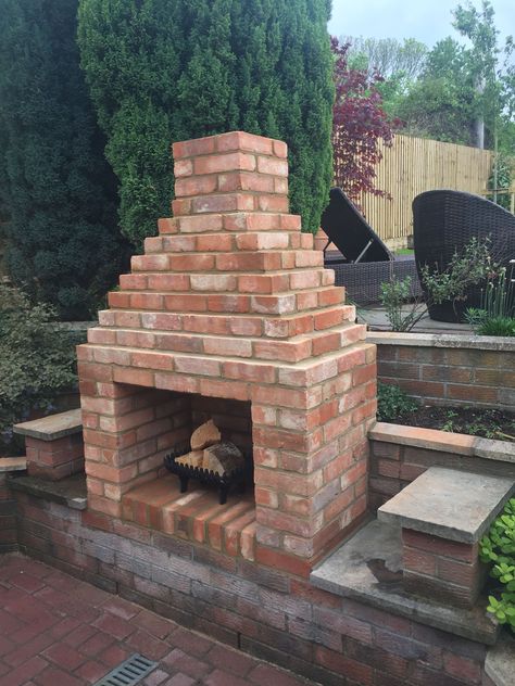 Backyard Brick Fireplace, Outdoor Fireplace Brick, Fireplace Plans, Outside Fireplace, Diy Outdoor Fireplace, Outdoor Fireplace Designs, Outdoor Fireplace Patio, Backyard Fireplace, Pergola Design