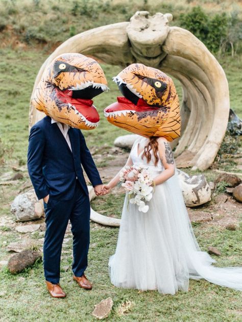 Dinosaur Wedding Theme, Jurassic Wedding, Jurassic Park Wedding, Dino Wedding, Dinosaur Wedding, Oahu Elopement, Nerd Wedding, Elopement Bride, Small Weddings Ceremony