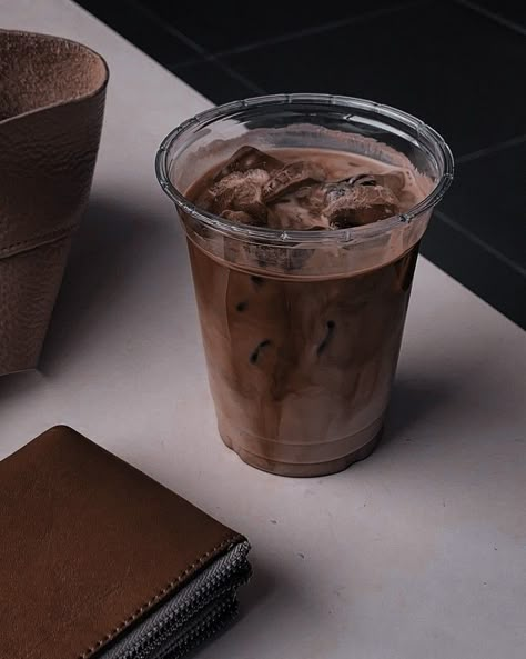 Choco Milk, Aesthetic Drink, My Life Aesthetic, Coffee Photo, Soft Things, Hipster Wallpaper, Pose Fotografi, Coffee Photos, Taking Care Of Yourself