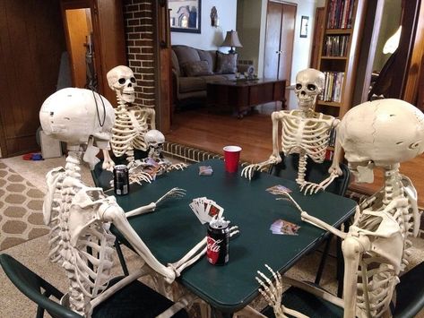 Realistic Skeleton, Skeleton Pics, Silly Skeleton, Life Size Skeleton, Funny Halloween Decorations, Haunted House Decor, Haunted House Decorations, Funny Skeleton, Spooky Scary