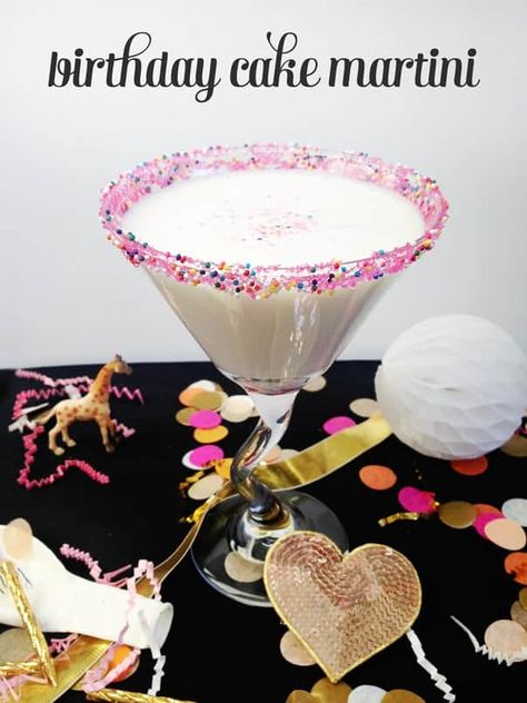 Celebrate your next big day with a cocktail instead of cake. Flavored vodkas, cream and sprinkles make for a gluten-free option: a Birthday Cake Martini! Spiked Mexican Hot Chocolate, Raspberry Martini Recipe, Birthday Cake Martini, Creamy Drinks, Cake Cocktails, Cake Martini, Birthday Cocktails Recipes, Birthday Martini, Martini Birthday